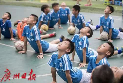 小学生踢出世界波-小学生踢出世界波 新闻!