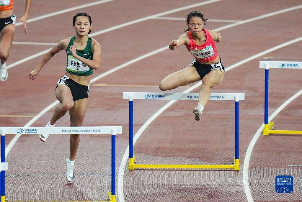 女子400米，女子400米决赛!